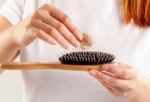 أسباب تساقط الشعر عند النساء